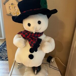 Snowden Animated Electrical Moving Snowman on Ice with Ice skates 1997